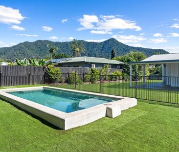 Fully Air condition - 13KW Solar - Pool - Near Mt Sheridan Plaza - Photo 1