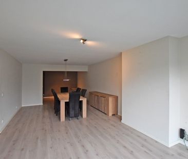 Gezellig gerenoveerd appartement met 2 slaapkamers te Deurne. - Photo 1