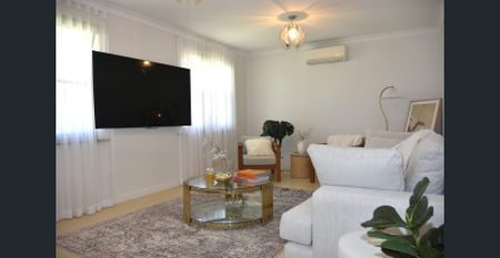 Recently renovated Exceptional living - Photo 2