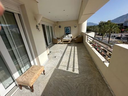2 bedroom luxury Flat for rent in Puerto Banus, Andalusia - Photo 4