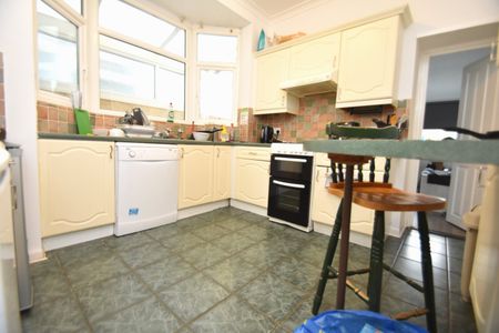 4 bedroom house to rent - Photo 3