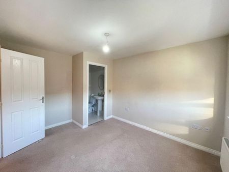 3 bed terraced house to rent in NE33 - Photo 3