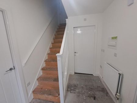 3 bedroom semi-detached house to rent - Photo 4