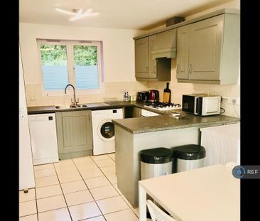 1 bedroom in a house share to rent - Photo 4