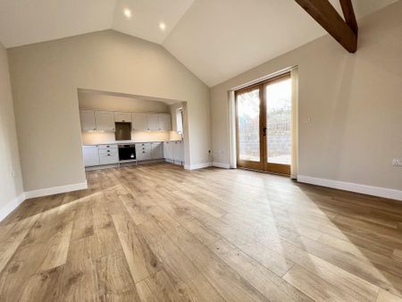 1 bedroom semi-detached bungalow to rent - Photo 2