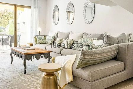 Alquiler de chalet adosado en Avenida del Prado - Photo 2