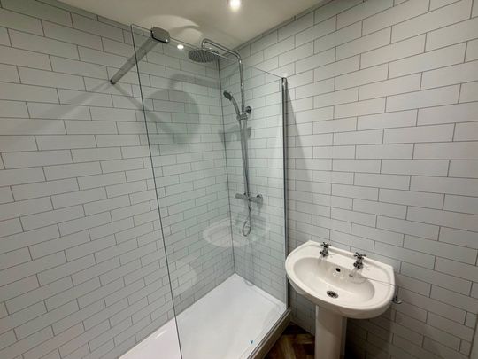 HILL VIEW CLOSE - Photo 1