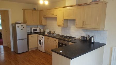 Lauderdale Crescent, Manchester, M13 - Photo 2