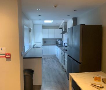 1 bedroom in a house share to rent - Photo 3