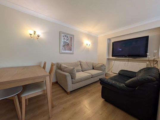 6 bedroom semi-detached house to rent - Photo 1