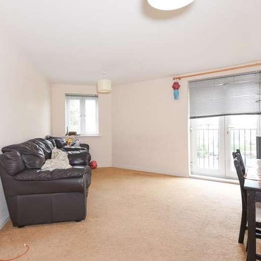Newbury, Berkshire, RG14 - Photo 1