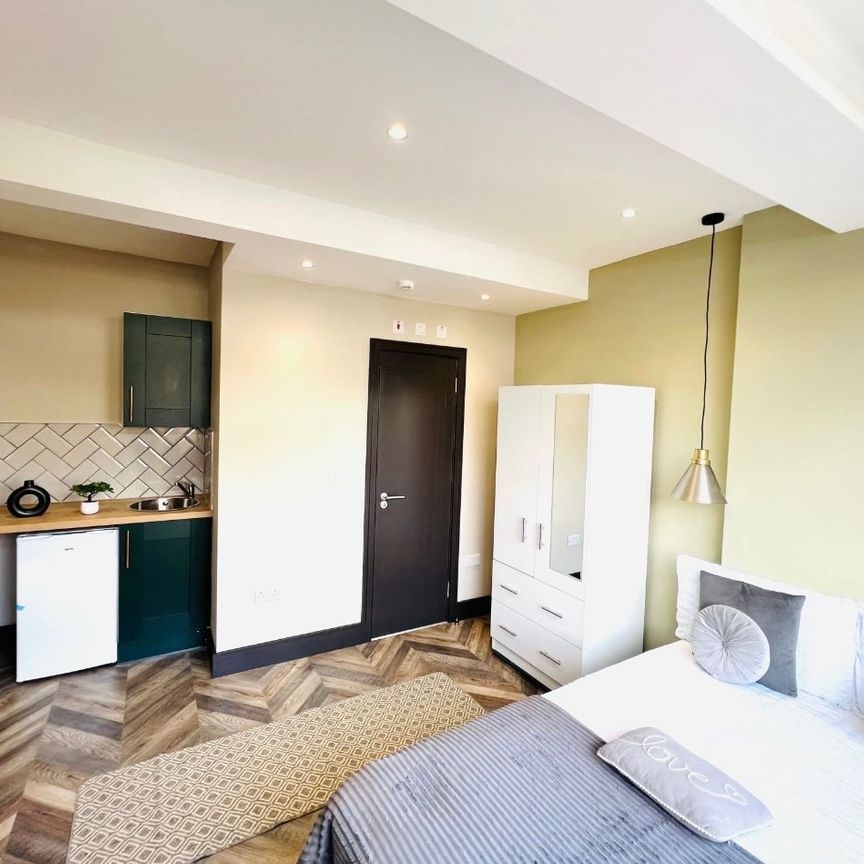 Room in a Shared House, Hawkhurst Road, SW16 - Photo 1