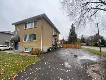 372 Yonge Street - Unit 3 - 1 bed, 1 bath - $200 GIFT CARD WITH NOV. 1 LEASE - Photo 2