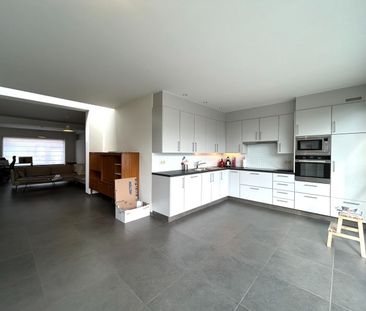 Instapklare woning met zonnige tuin te Rumbeke (Roeselare)! - Photo 4