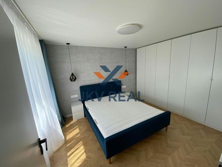 ✨ LUXUSNÉ BÝVANIE V SRDCI MICHALOVIEC – 2-IZBOVÝ BYT S BALKÓNOM, PARKOVANÍM A VEĽKÝM SKLADOM – Fotografia 4
