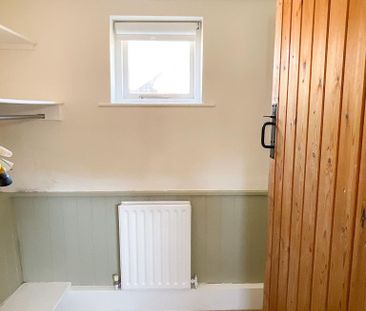 2 bedroom barn conversion to rent - Photo 1