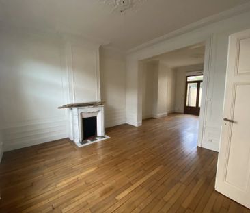 Location Maison 7 pièces 169 m2 à Saint-Quentin - Photo 2