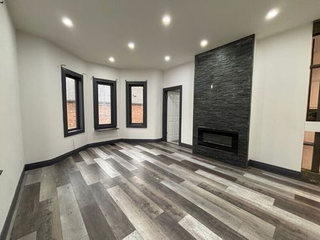 $2,100 / 2 br / 3 ba / 85 Mary st. unit 1 - Photo 2