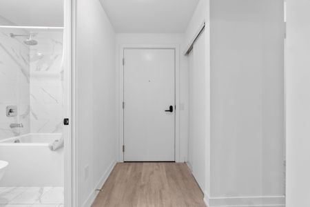 For Lease - 220 Missinnihe Way Unit# 715, Mississauga, Ontario - Photo 3