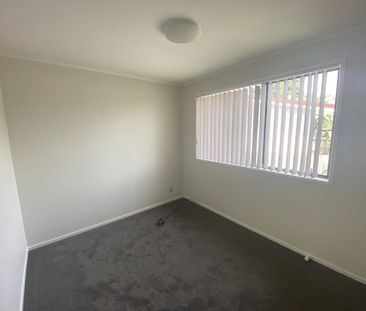 8A Quintal Place, Papatoetoe - Photo 2