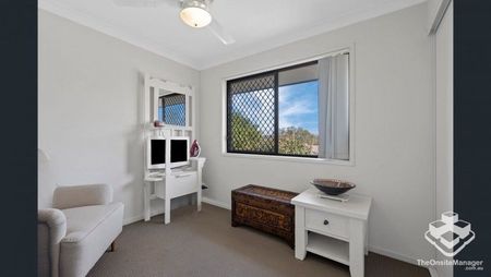 3 BED 2 BATH 2 CAR TOWNHOUSE, ULTRA HIGH SPEED INTERNET - Photo 5