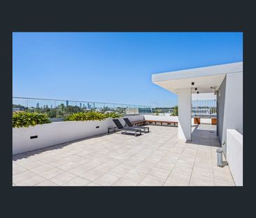 2-bedroom, 2-bathroom apartment in Prime Location in Southport with... - Photo 5