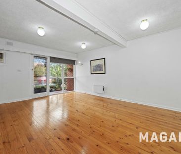 Townhouse in great location - Photo 3
