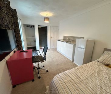 1 Bedroom - Botley Road, Park Gate - Photo 3