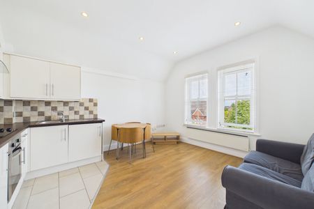1 bedroom Flat in Alexandra Road, Reading - Photo 3
