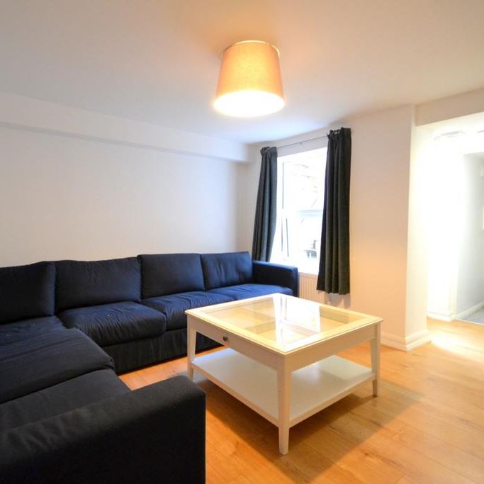 1 bedroom in a house share to rent - Photo 1