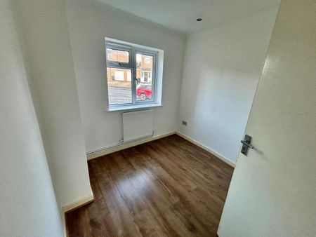 5 bedroom semi-detached house to rent - Photo 5