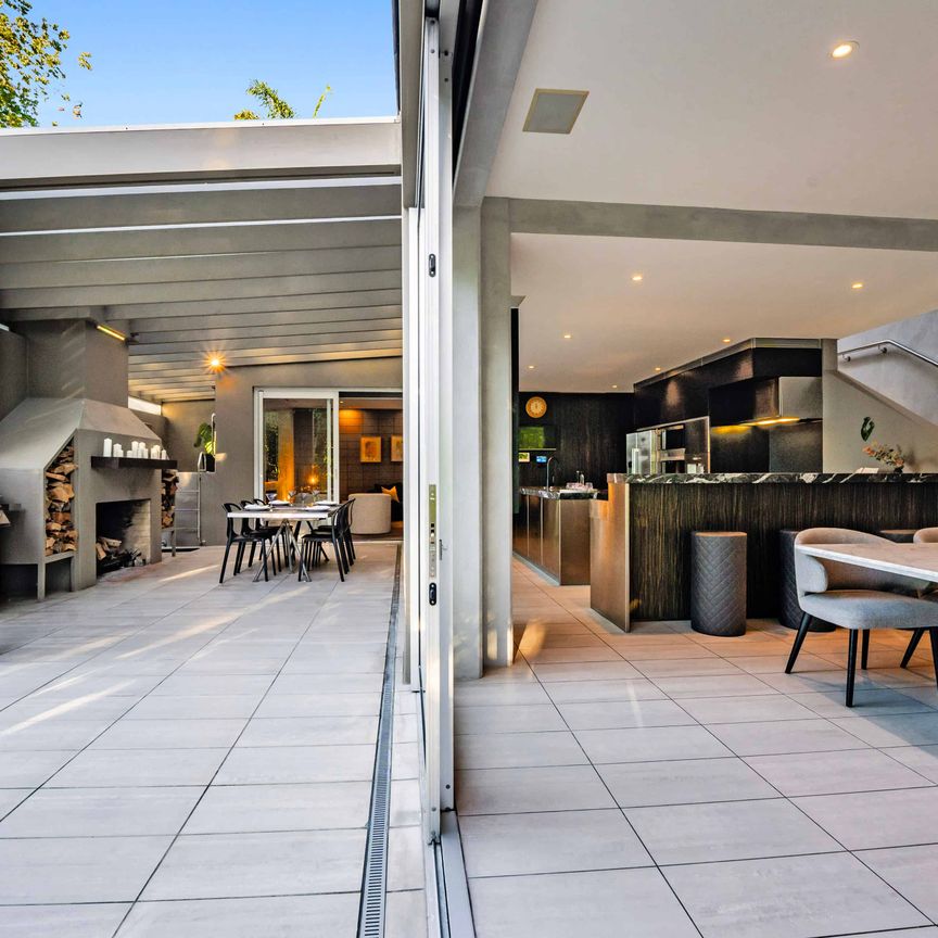 Sun Drenched Parnell House overlooking the Domain - Photo 1