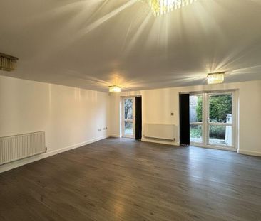 4 bedroom terraced house to rent - Photo 5