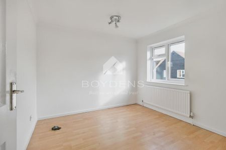 4 bedroom detached house to rent - Photo 3