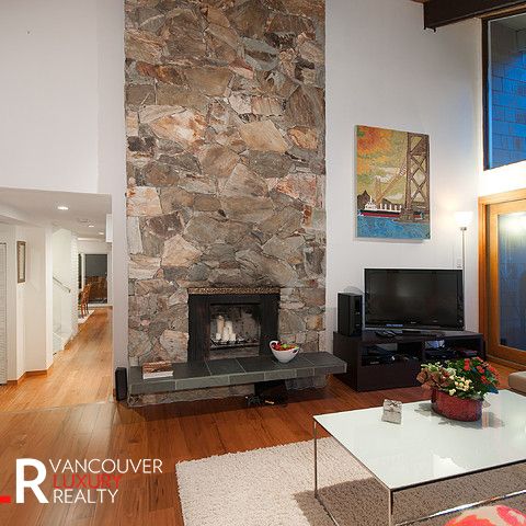 House in West Vancouver, BC - Photo 1