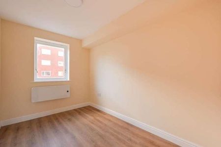 Albatross Close, Beckton, E6 - Photo 4