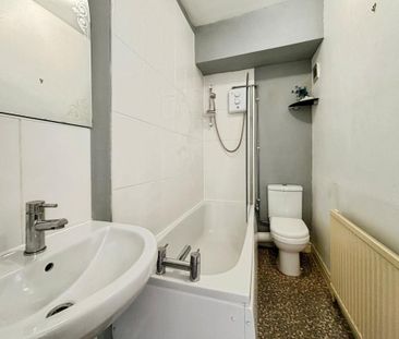 2 bedroom flat to rent - Photo 6