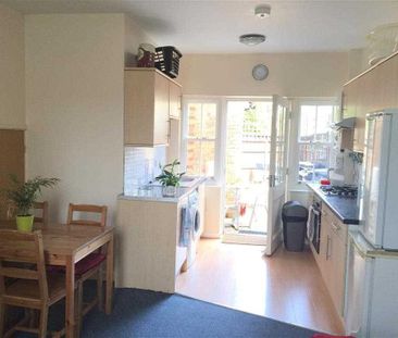 3 bedroom semi-detached house to rent - Photo 5