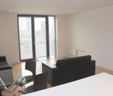 2 bedroom flat to rent - Photo 2