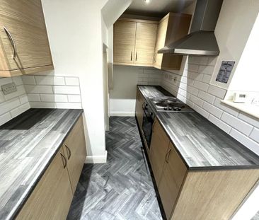 3 bedroom semi-detached house to rent - Photo 5