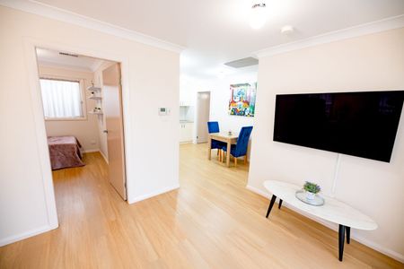 Modern - New - 2 Bedroom - 2 Bathroom - Ducted Air Con - Photo 5