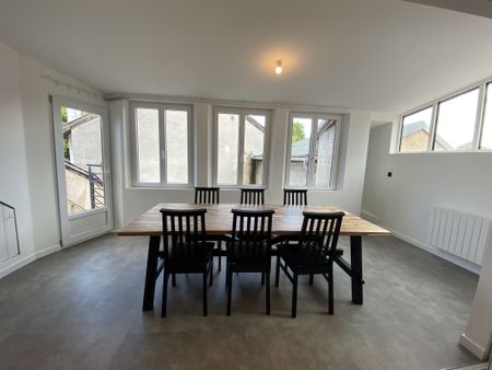 Location Appartement 4 pièces 95m² STE FOY LES LYON 69110 - Photo 3