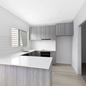 BRAND NEW LUXURY 2 BEDROOM HOME - Photo 2