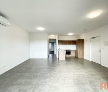 Easy Care Apartment with Reduced Rent - Photo 3