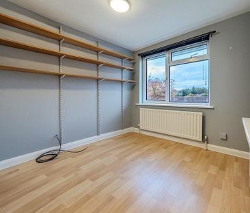 4 bedroom semi-detached house to rent - Photo 5