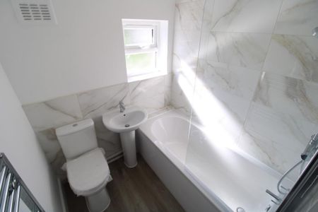 2 bedroom terraced house to rent - Photo 5