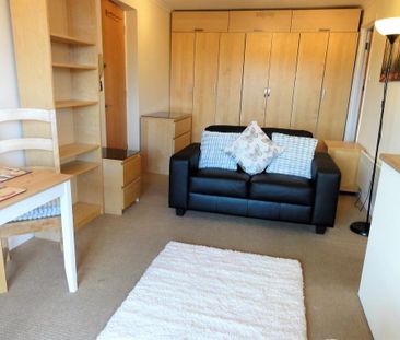 Studio to rent - Photo 2