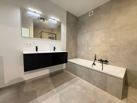 Twee-slaapkamerappartement op een centrale ligging in Ooigem. - Photo 4