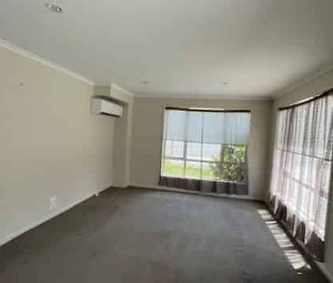 Modern home in the heart of Manurewa - Photo 5