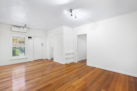 Private & Charming! - Open for Inspection Wednesday 6th November 4:00pm - 4:15pm - Photo 5